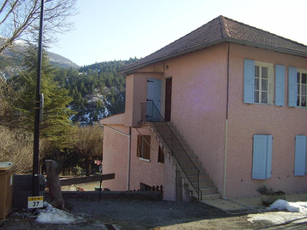 Gites Les Tilleuls Clamensane Camera foto